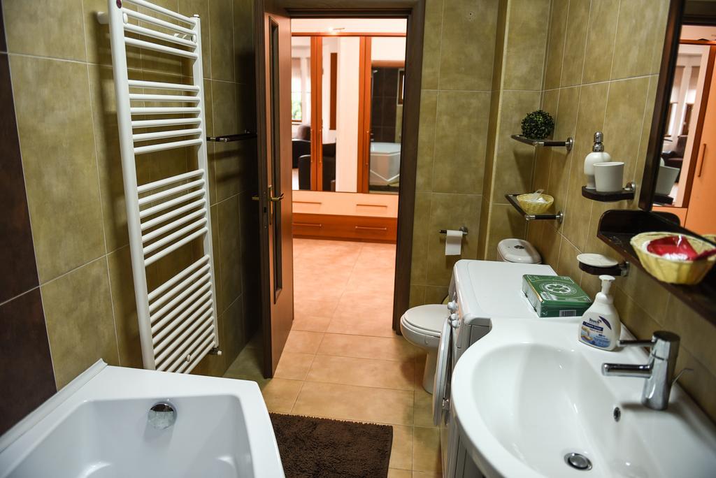 Modern Apartment Near City Center Клуж-Напока Екстер'єр фото